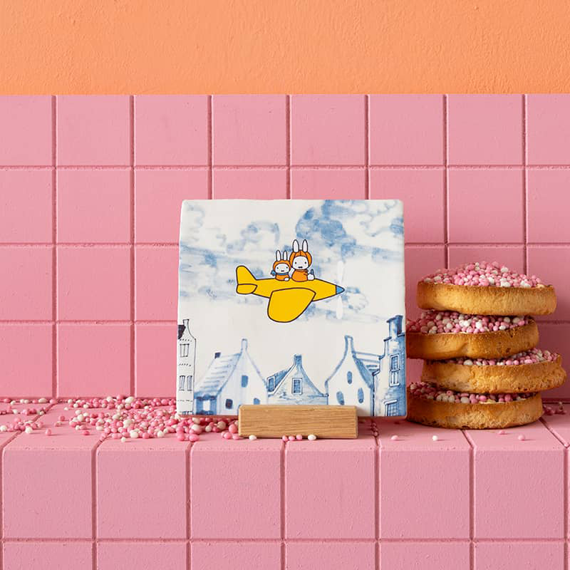 storytiles-tegel-nijntje-huisjes-vliegtuig
