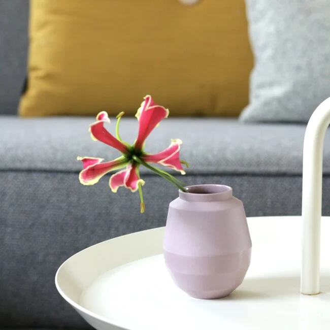 Small Vase Form Ceramics - purple (Elsje)