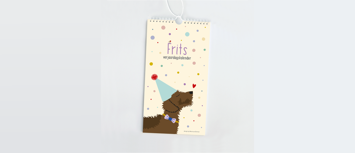 Verjaardagskalender zonder jaartal met teckel Frits: op het voorblad Frits met een feestmuts tussen de confetti