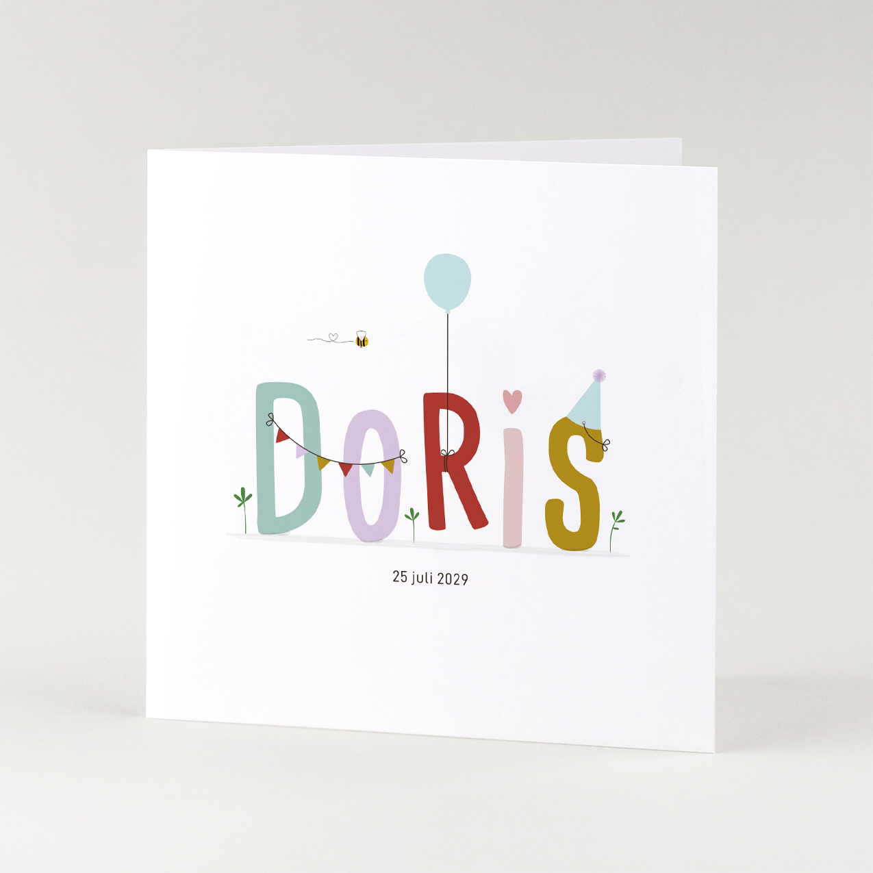 geboortekaartje met naam letters, ballon en slinger illustratie