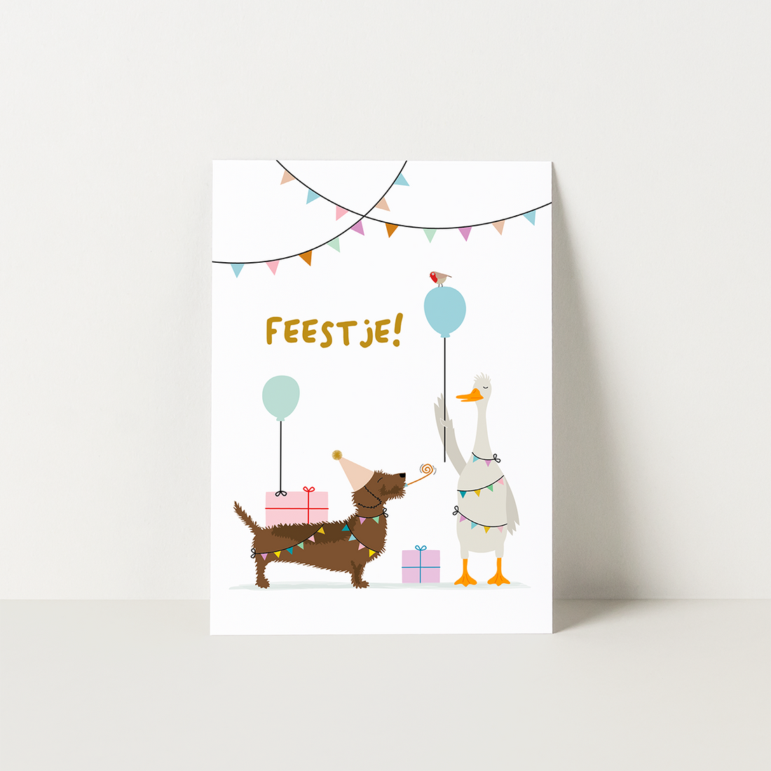 Speelse voorkant met dansende dieren, confetti en teckel Frits