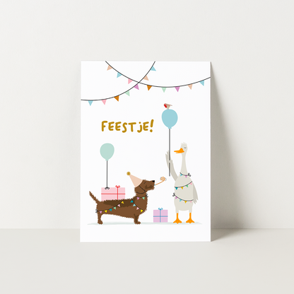 Speelse voorkant met dansende dieren, confetti en teckel Frits